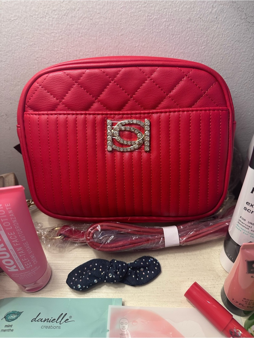 Bebe Crossbody Bag & Beauty/Makeup Bundle - 12 Items Total - Picture 8 of 10